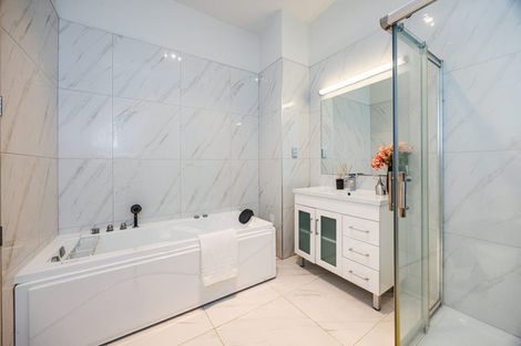 Photo of property in 10a Carlos Drive, Flat Bush, Auckland, 2016