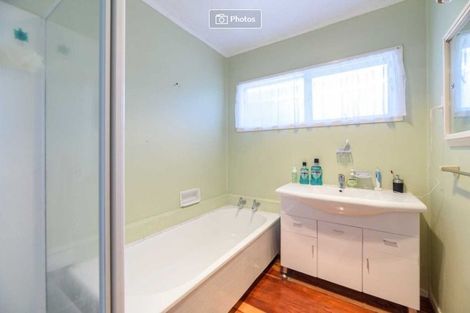 Photo of property in 27 Crompton Road, Massey, Auckland, 0614