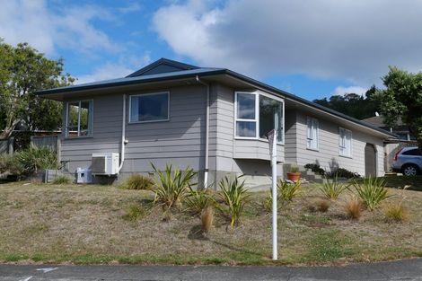Photo of property in 2 Thimble Lane, Whitby, Porirua, 5024