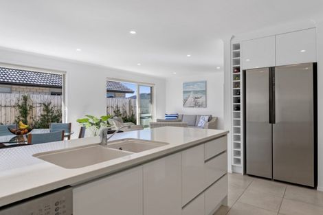 Photo of property in 6 Batty Street, Papamoa Beach, Papamoa, 3118