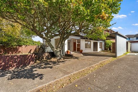 Photo of property in 6 Quo Vadis Place, Red Beach, 0932