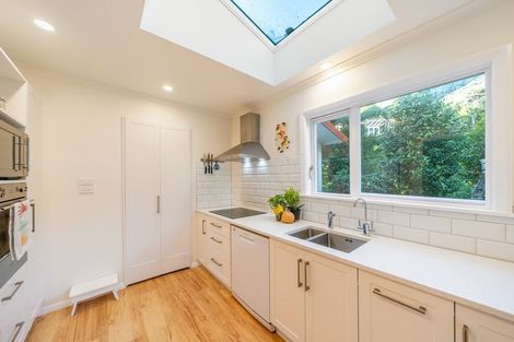 Photo of property in 27 Kotari Road, Days Bay, Lower Hutt, 5013