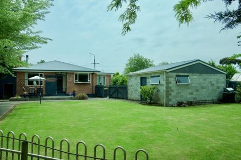 Photo of property in 92 Main North Road, Woodend, 7610