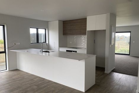 Photo of property in 30 Matawhanga Drive, Wattle Downs, Auckland, 2103