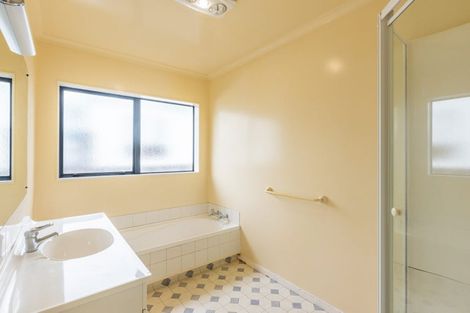 Photo of property in 15a Walton Road, Paraparaumu Beach, Paraparaumu, 5032