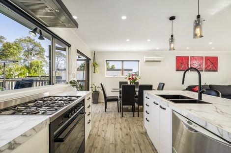 Photo of property in 13 Brandon Road, Manly, Whangaparaoa, 0930