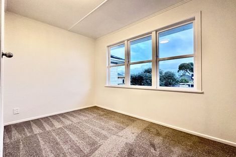 Photo of property in 15 Farnborough Crescent, Mangere, Auckland, 2022