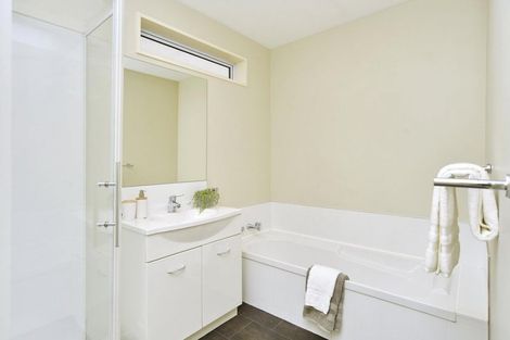 Photo of property in 142 Royal Park Drive, Parklands, Christchurch, 8083