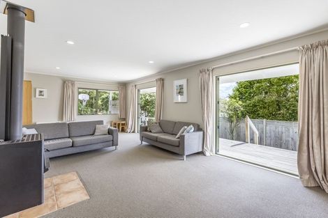 Photo of property in 27 Gledstane Road, Stanmore Bay, Whangaparaoa, 0932