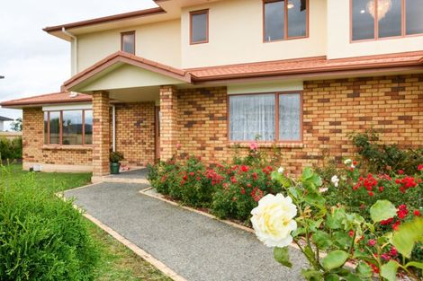 Photo of property in 12 Silkwood Place, Fitzherbert, Palmerston North, 4410