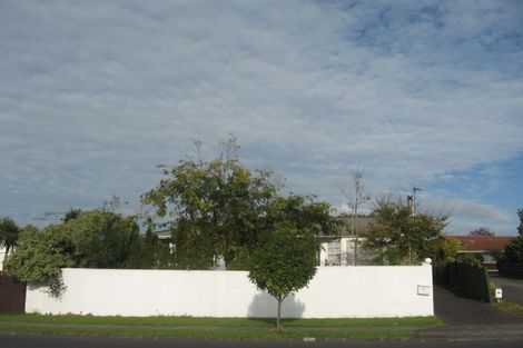 Photo of property in 71 Cascades Road, Pakuranga Heights, Auckland, 2010