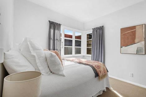 Photo of property in 18 Hampton Hill Road, Tawa, Wellington, 5028