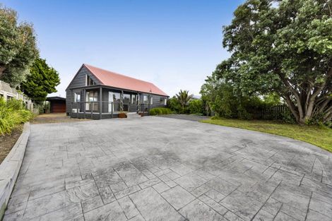 Photo of property in 9 Pohutukawa Drive, Opunake, 4616