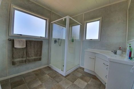 Photo of property in 18 Marohemo Road, Maungaturoto, 0583