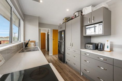 Photo of property in 11a Fox Place, Cloverlea, Palmerston North, 4412