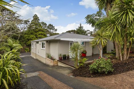 Photo of property in 44 Taupo Street, Green Bay, Auckland, 0604