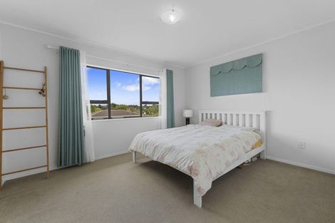 Photo of property in 2/2 Anna Watson Road, Half Moon Bay, Auckland, 2012