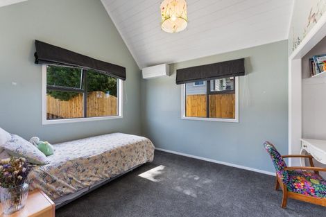 Photo of property in 28 Kaka Road, Raumati Beach, Paraparaumu, 5032