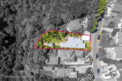 Photo of property in 6 Te Whiti Grove, Korokoro, Lower Hutt, 5012