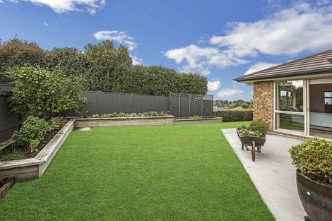 Photo of property in 11 Murray Becroft Avenue, Henderson Valley, Auckland, 0612