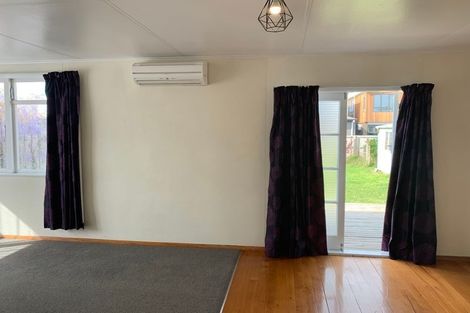 Photo of property in 22 Arimu Road, Papakura, 2110