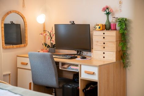 Photo of property in 96a Larsen Crescent, Tawa, Wellington, 5028