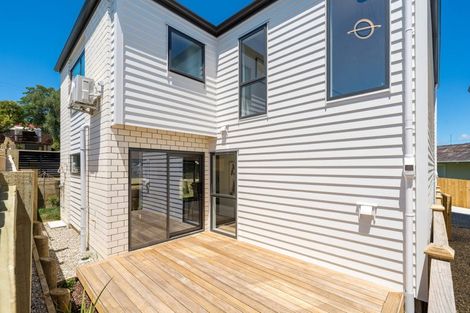 Photo of property in 21a Barron Drive, Green Bay, Auckland, 0604