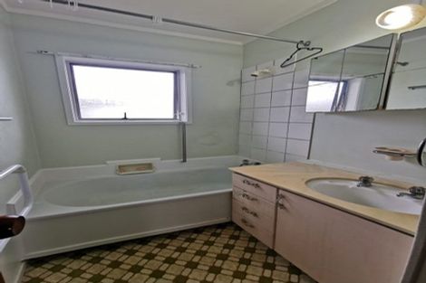 Photo of property in 1/5 Tirimoana Road, Te Atatu South, Auckland, 0602