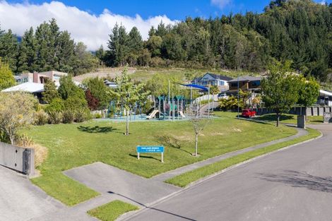 Photo of property in 2 Bell Bird Rise, Picton, 7220
