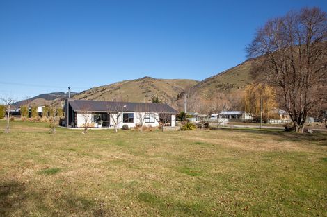 Photo of property in 1629 Teviot Road, Millers Flat, Roxburgh, 9572