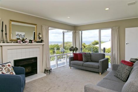 Photo of property in 14 Isobel Street, Acacia Bay, Taupo, 3330