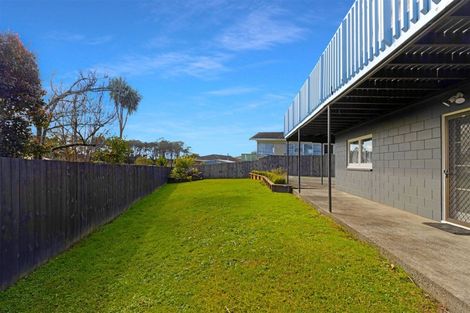 Photo of property in 20 Tanoa Place, Glendene, Auckland, 0602