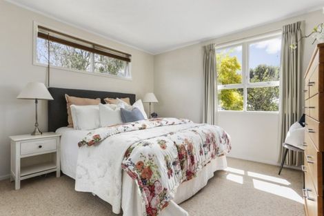 Photo of property in 18 Dalry Place, Mangere Bridge, Auckland, 2022