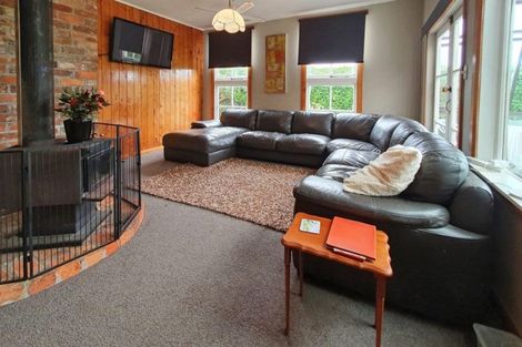 Photo of property in 1939 South Road, Pitone, New Plymouth, 4374