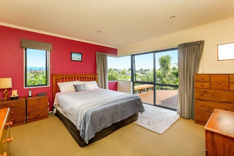 Photo of property in 10 Horizon Heights, Whalers Gate, New Plymouth, 4310