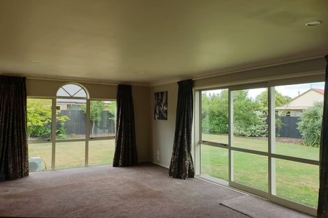 Photo of property in 15 Dinglebay Place, Casebrook, Christchurch, 8051