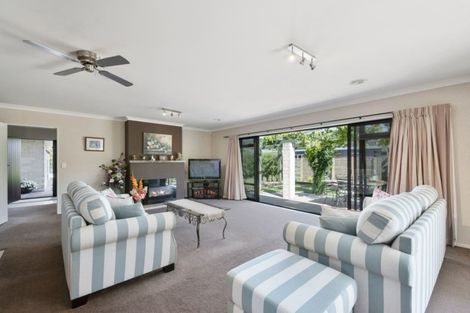 Photo of property in 24 Montgomery Crescent, Kinloch, Taupo, 3377