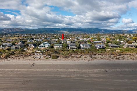Photo of property in 241 Manly Street, Paraparaumu Beach, Paraparaumu, 5032