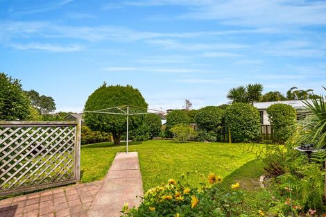 Photo of property in 8 Chablis Place, Henderson, Auckland, 0612