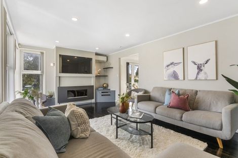 Photo of property in 1/51 Larne Avenue, Pakuranga Heights, Auckland, 2010