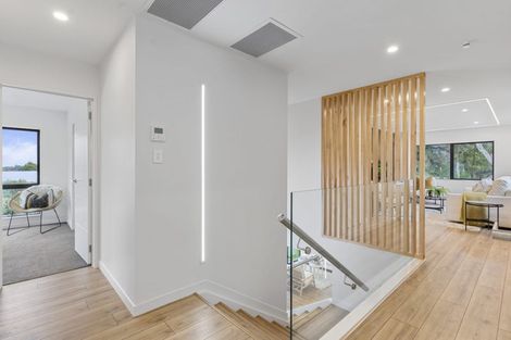 Photo of property in 19a Arosa Place, Forrest Hill, Auckland, 0620