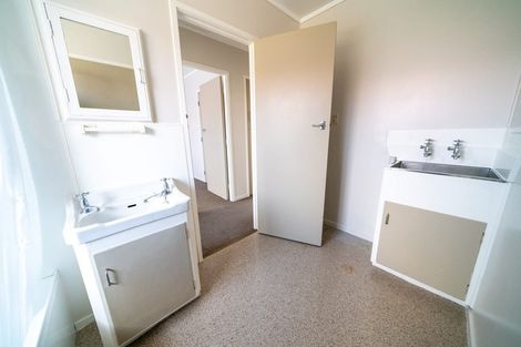 Photo of property in 2/41 Miro Street, New Lynn, Auckland, 0600