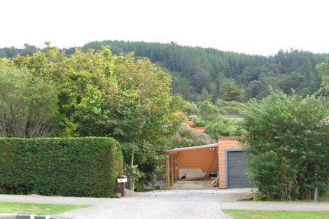 Photo of property in 84 Pinehaven Road, Pinehaven, Upper Hutt, 5019