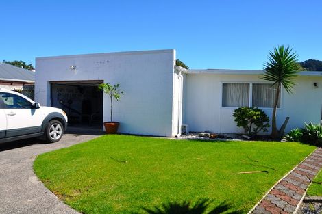Photo of property in 17 Beach Road, Waihi Beach, 3611