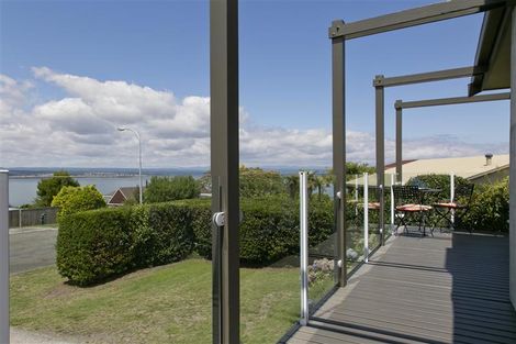 Photo of property in 14 Isobel Street, Acacia Bay, Taupo, 3330