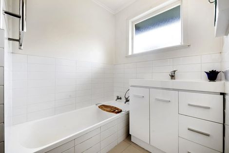 Photo of property in 15 Mcrae Road, Mount Wellington, Auckland, 1060