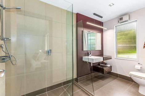 Photo of property in 21 Paekakariki Hill Road, Pauatahanui, Porirua, 5381