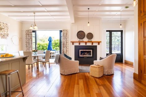 Photo of property in 28 Fitzroy Road, Bluff Hill, Napier, 4110