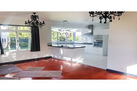 Photo of property in 30 Karu Crescent, Waikanae, 5036