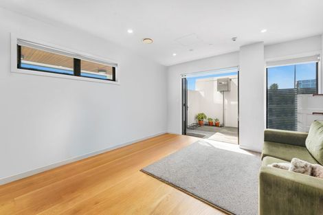 Photo of property in Frank Sargeson Apts, 1/74g Anzac Street, Takapuna, Auckland, 0622